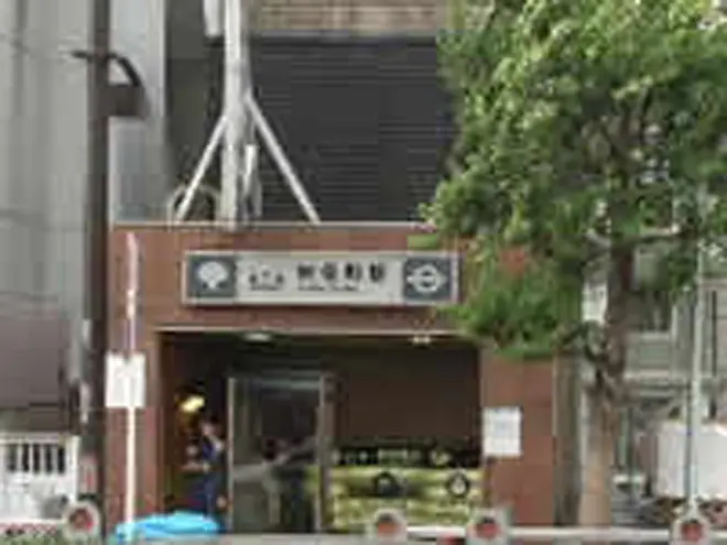 出たら左に進みます。